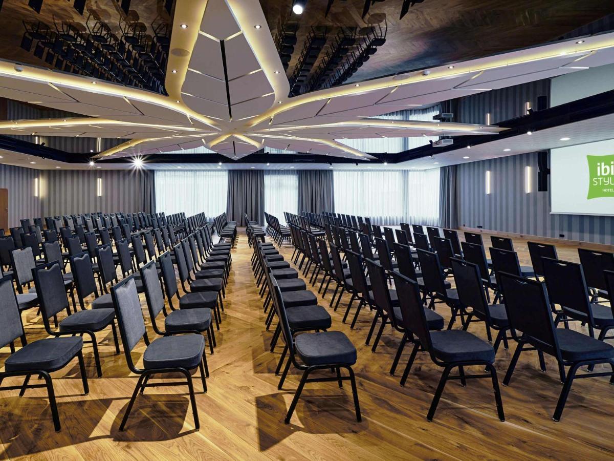 Hotel Ibis Styles Nowy Targ Extérieur photo